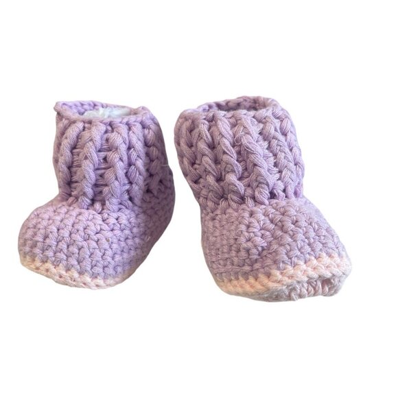 Quiltex Crocheted Baby Hat & Booties Set With Owl Design In Lavender & Pink - Picture 3 of 3
